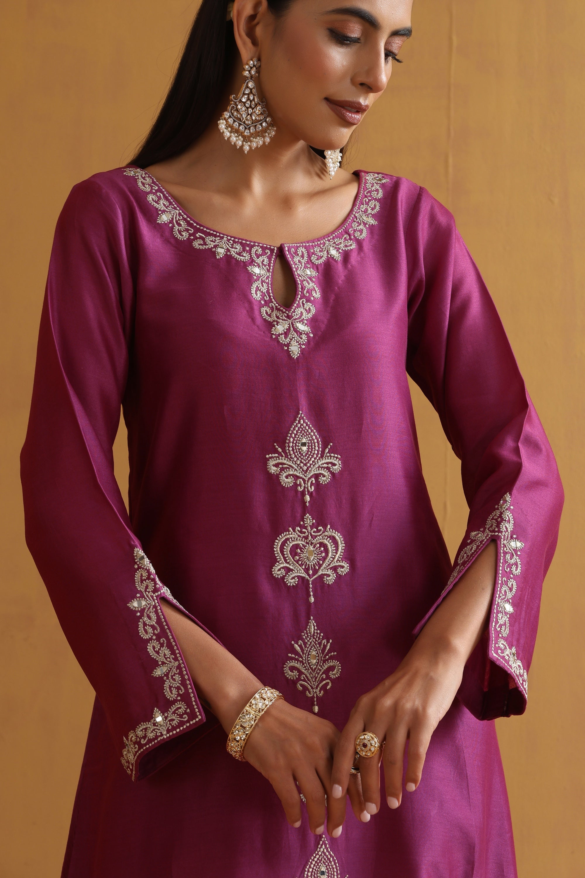 Mahira Wine Embroidered Kaftan