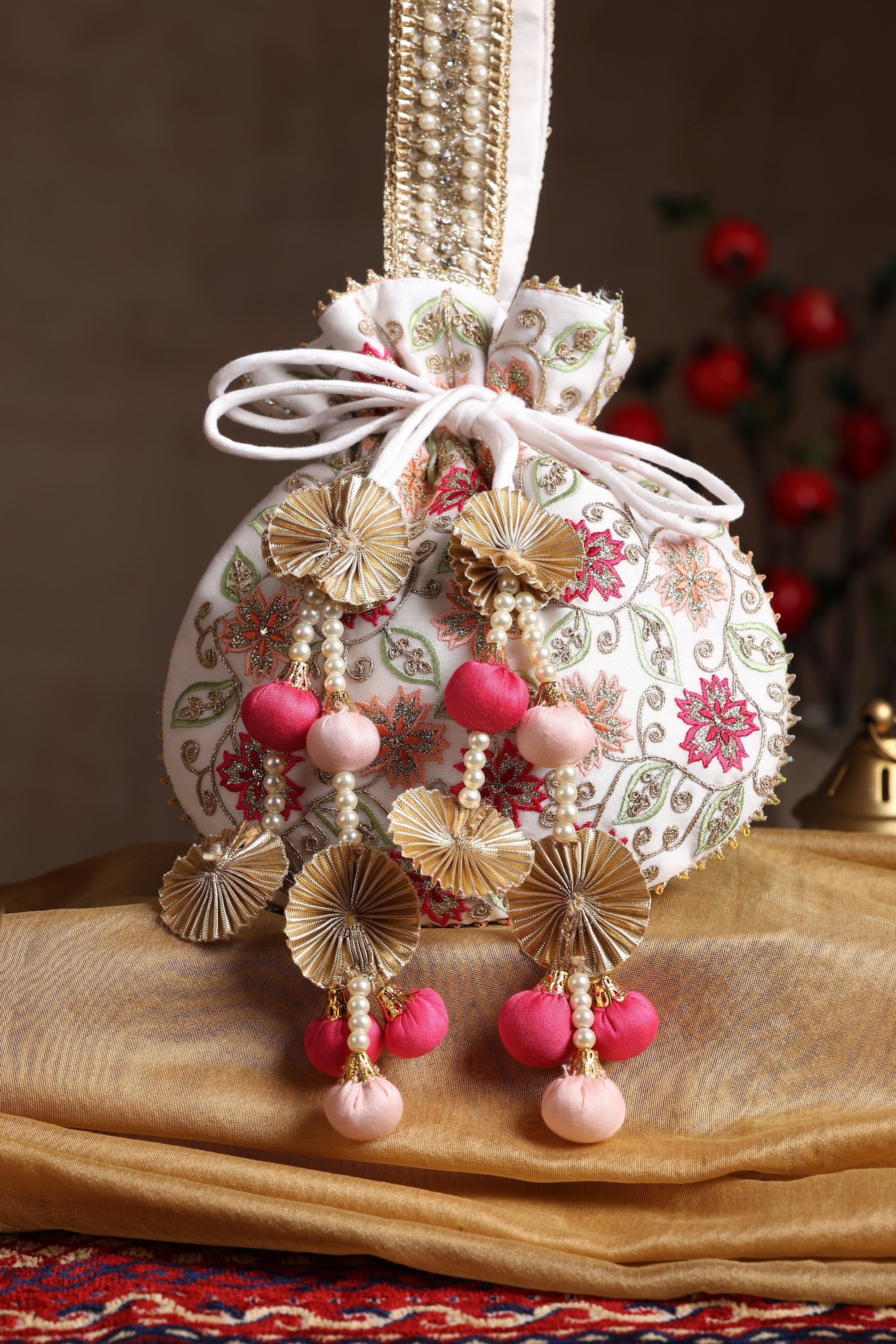 Sui Kala Treha White Embroidered Potli Bag