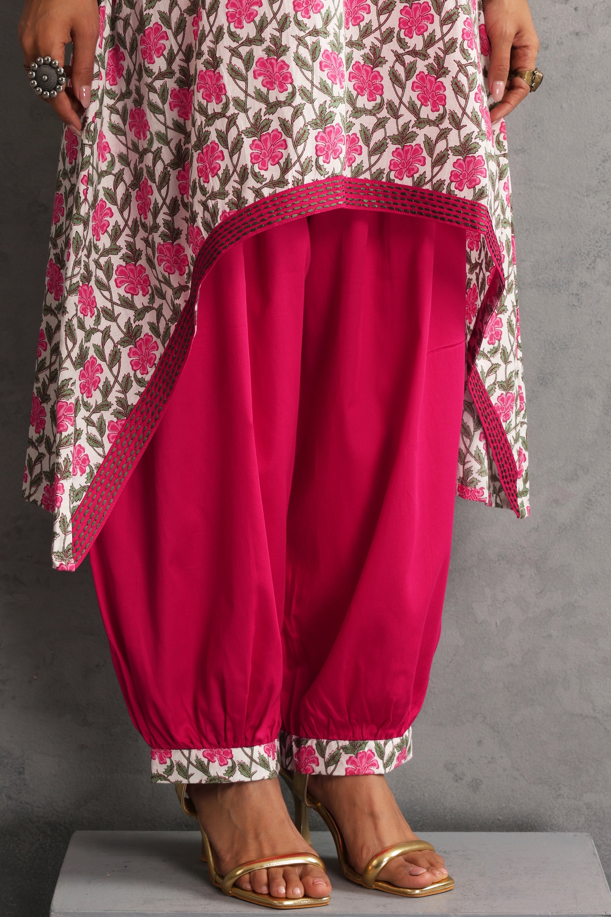 Aiza Red Floral Kurta Set