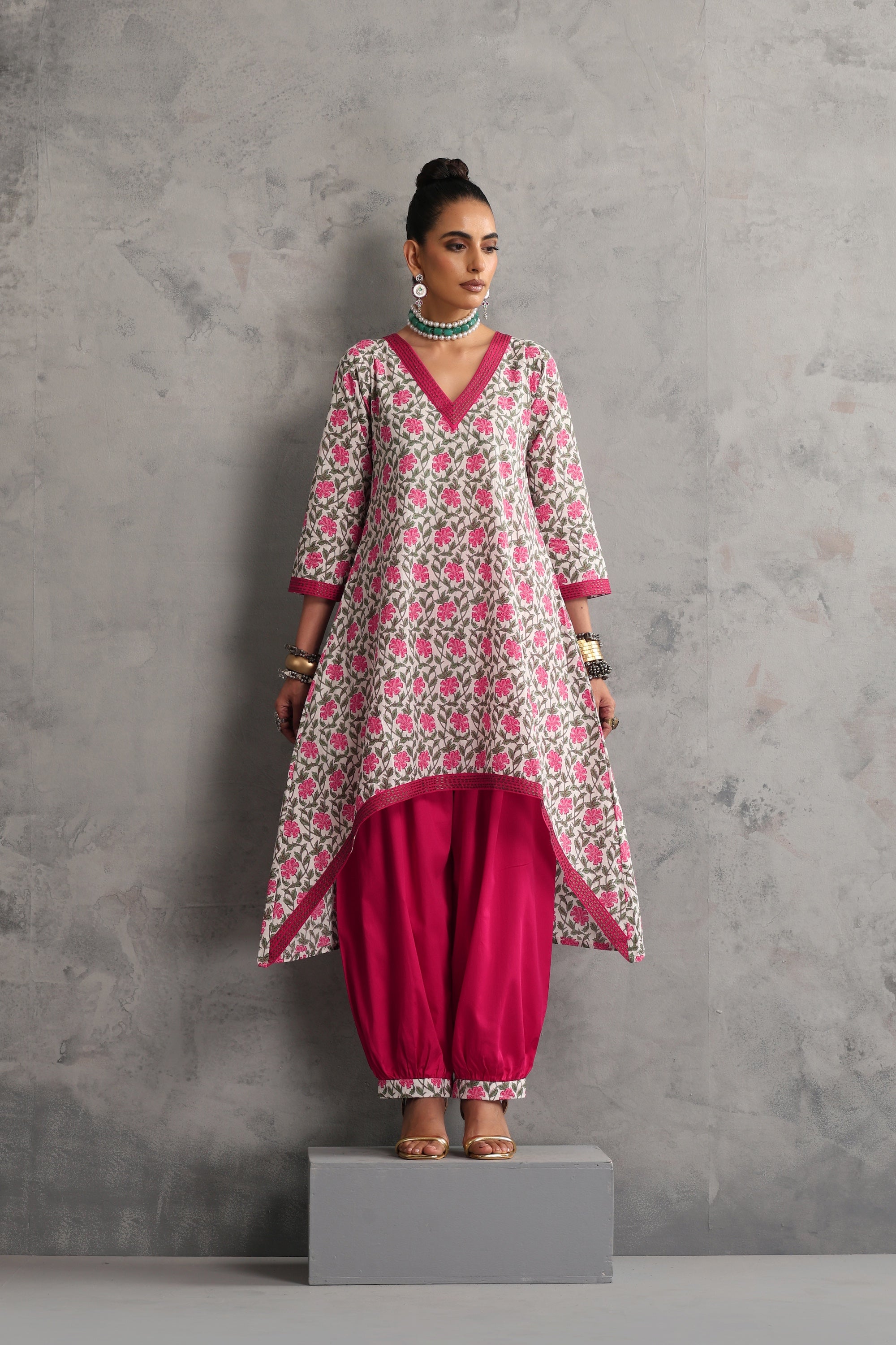 Aiza Red Floral Kurta Set