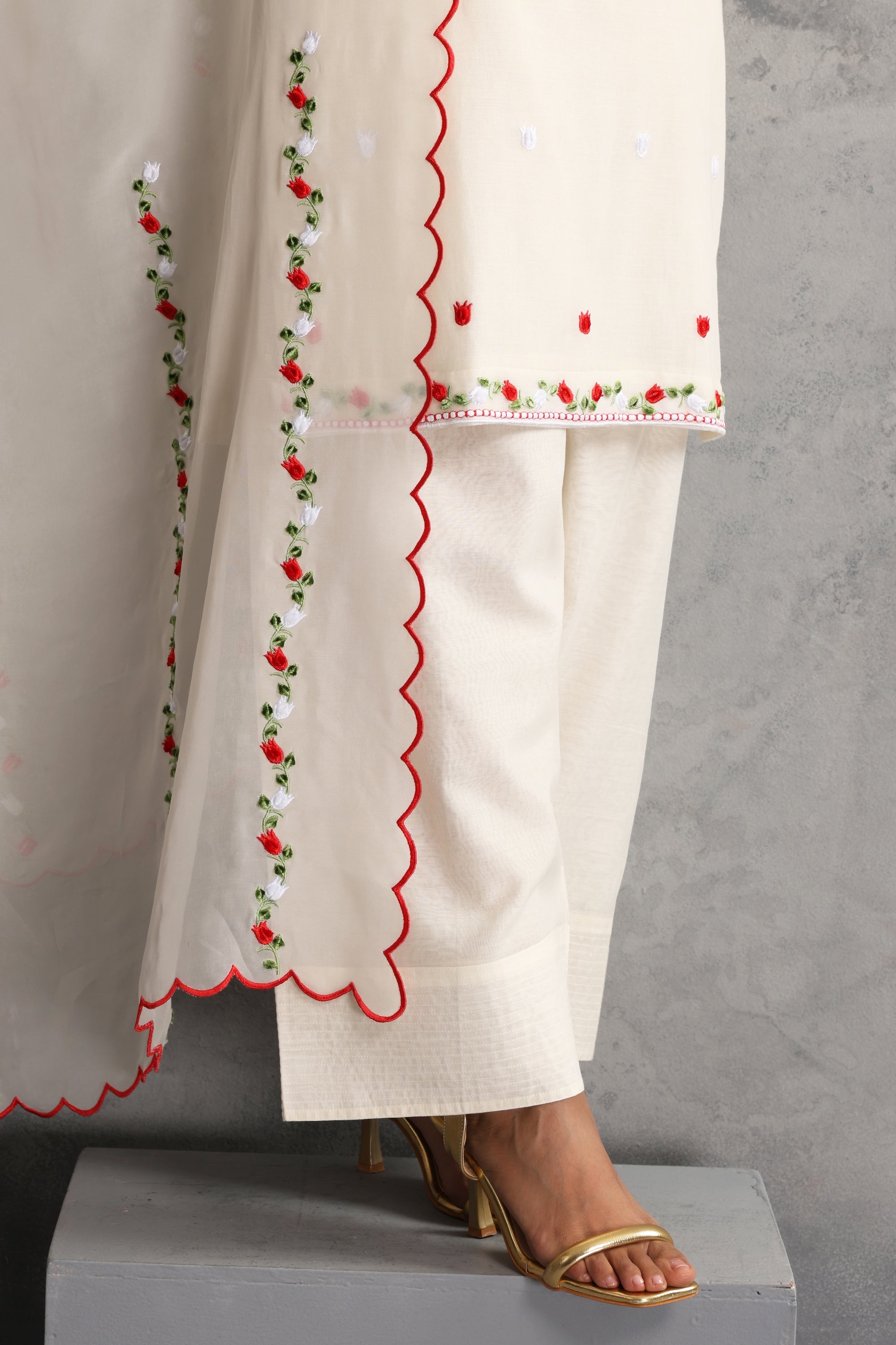 Ayra Off White Embroidered Kurta Set with Dupatta