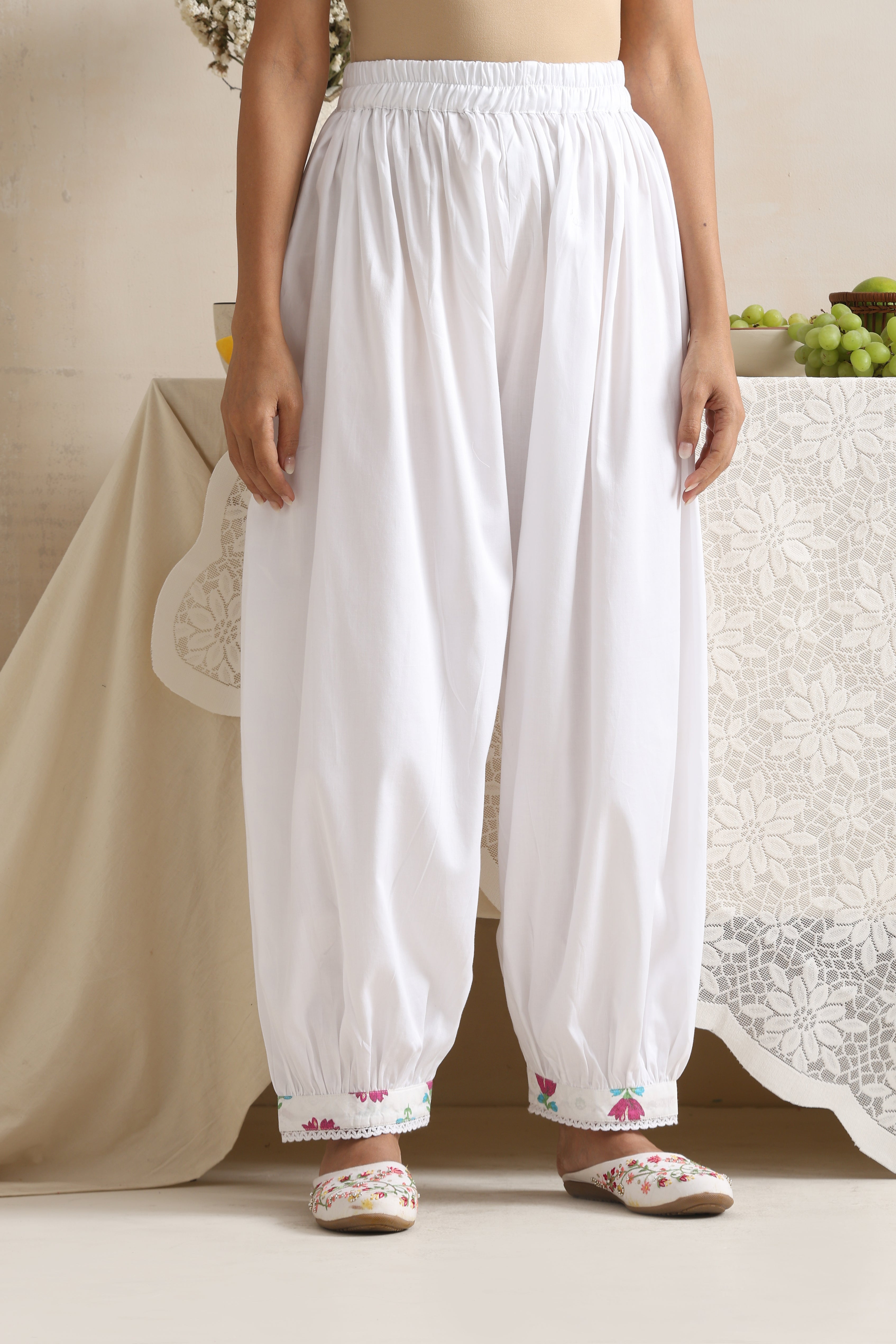 Eleanor White Floral Kurta Set with Dupatta