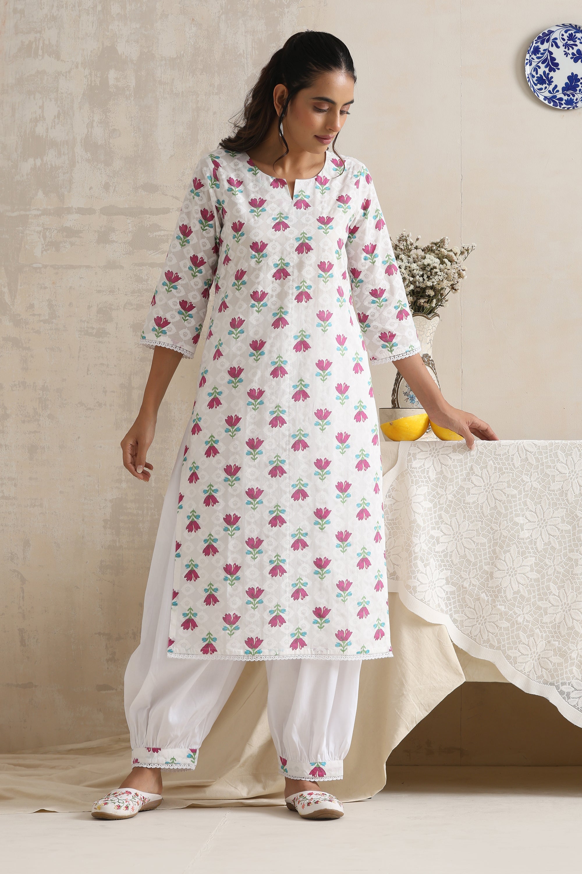 Eleanor White Floral Kurta Set with Dupatta