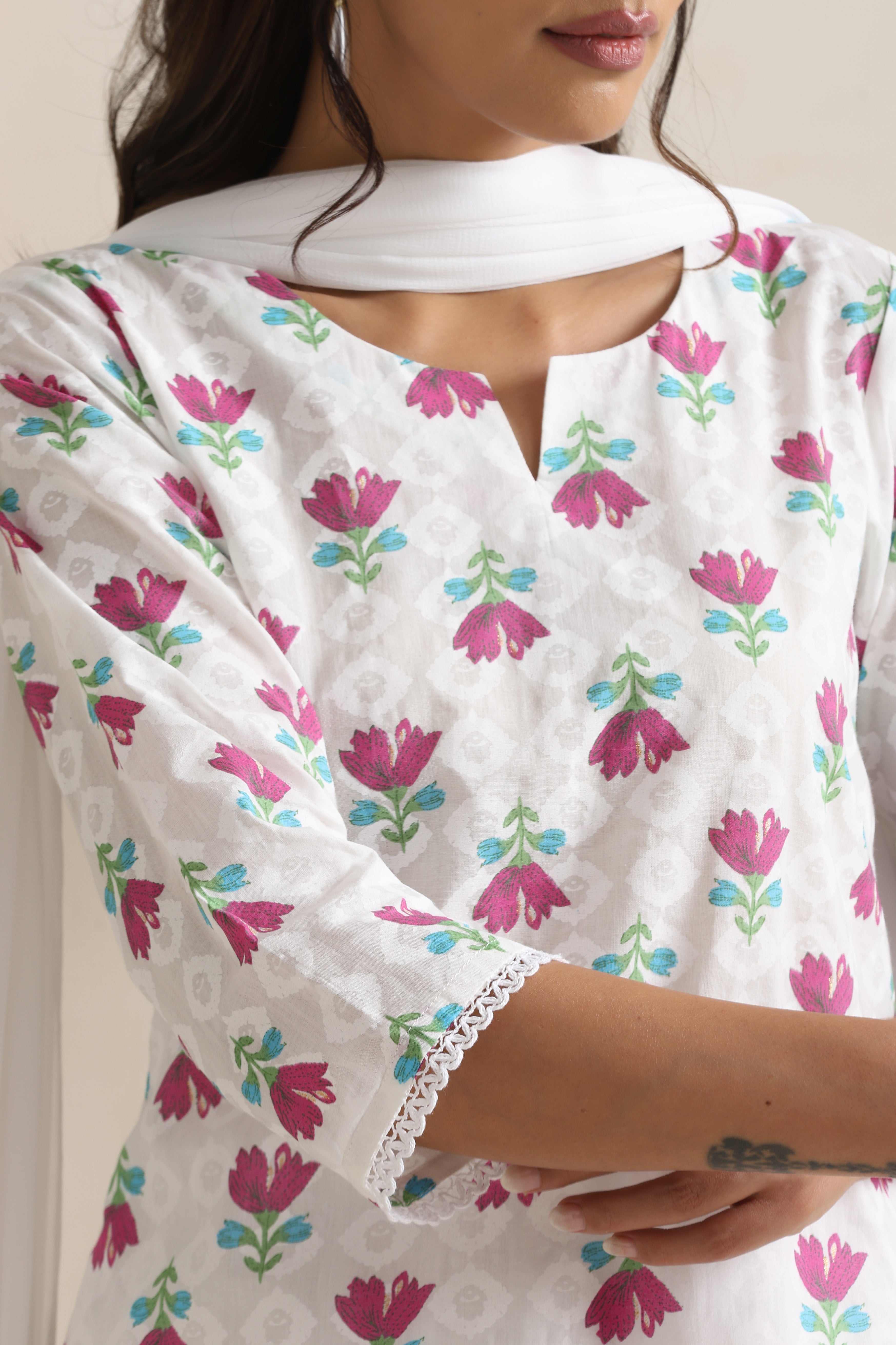 Eleanor White Floral Kurta Set with Dupatta
