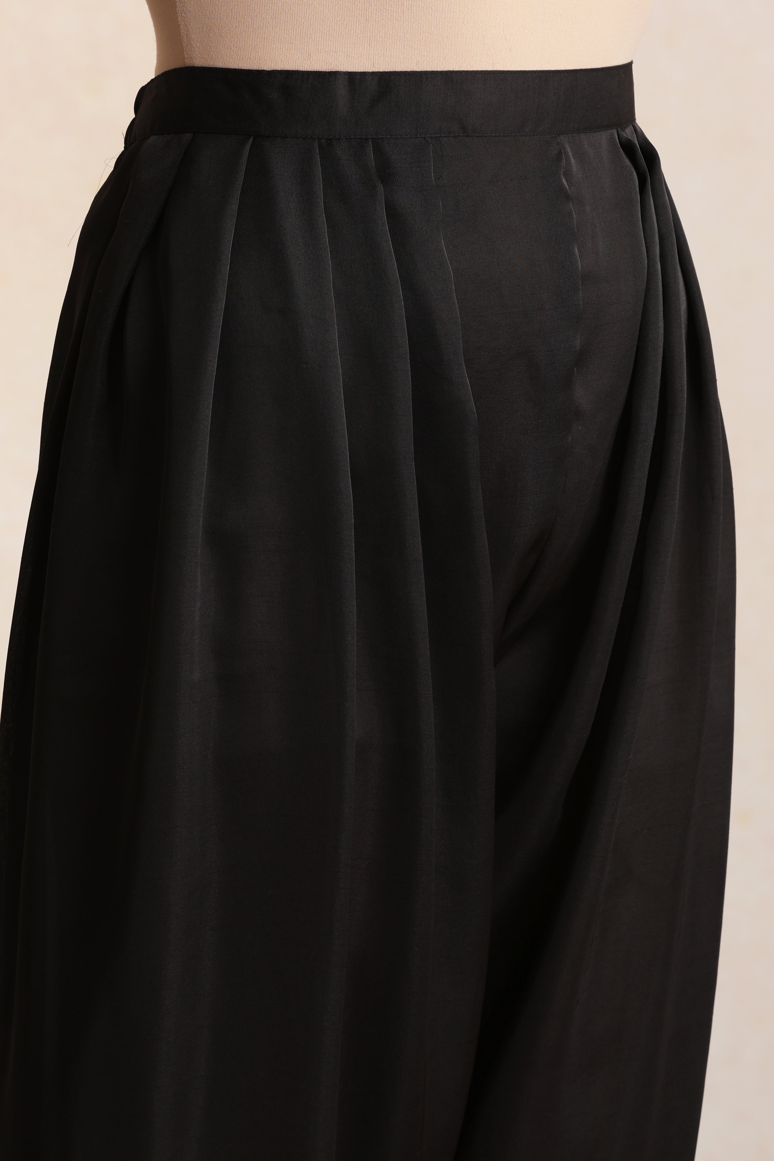 Ruhaani Black Kurta Set