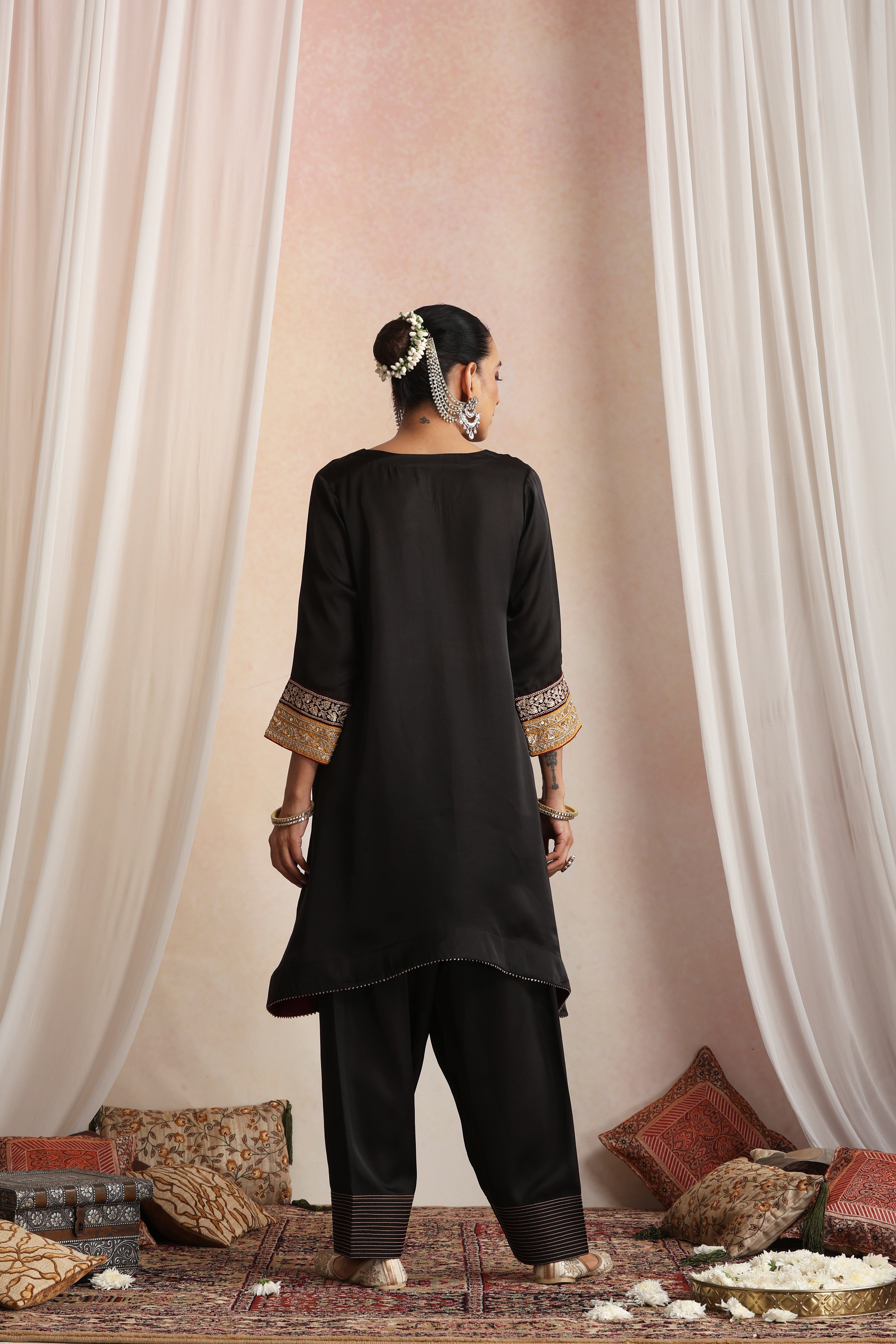 Ruhaani Black Kurta Set