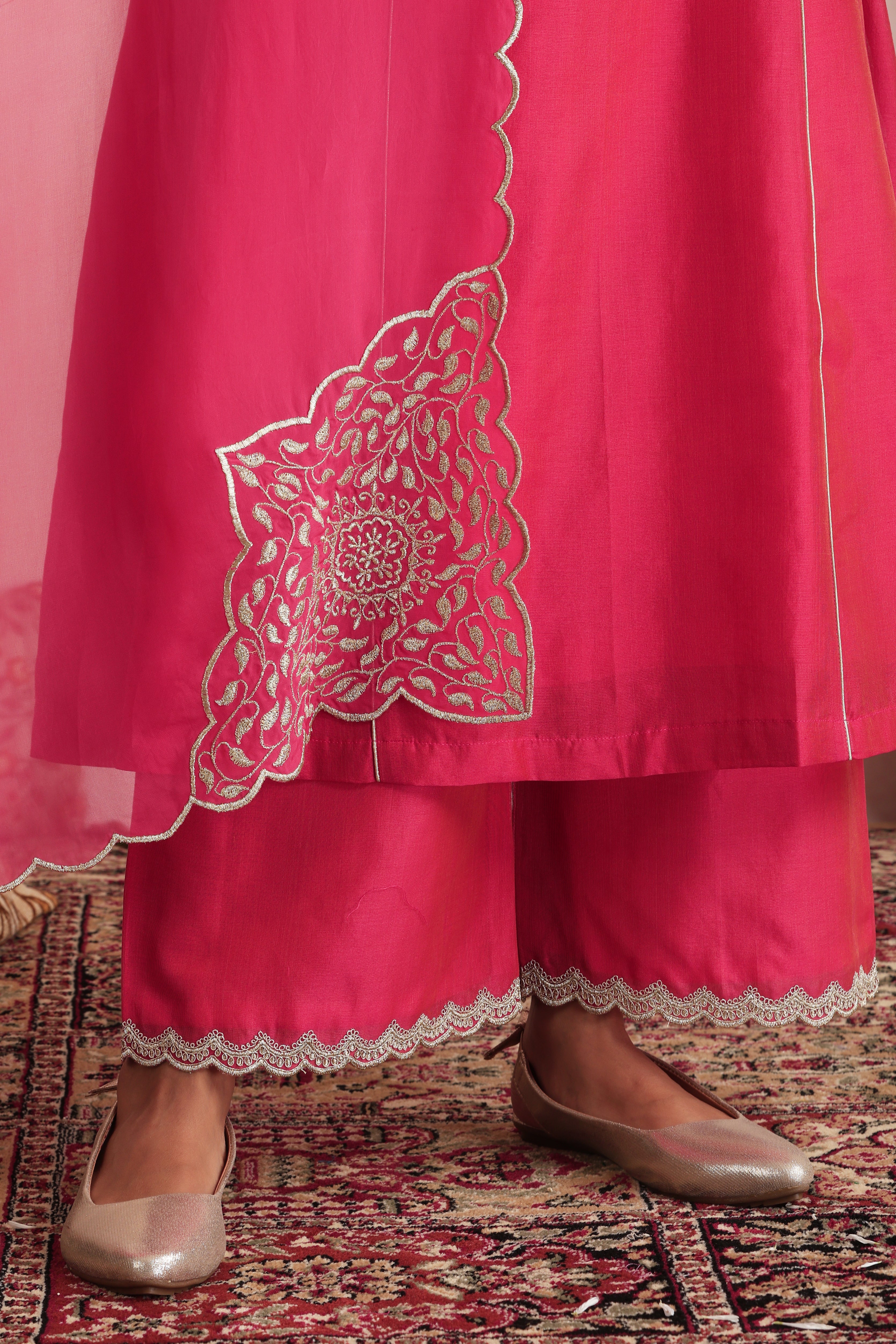 Saundh Magenta Embroidered Kurta Set with Dupatta