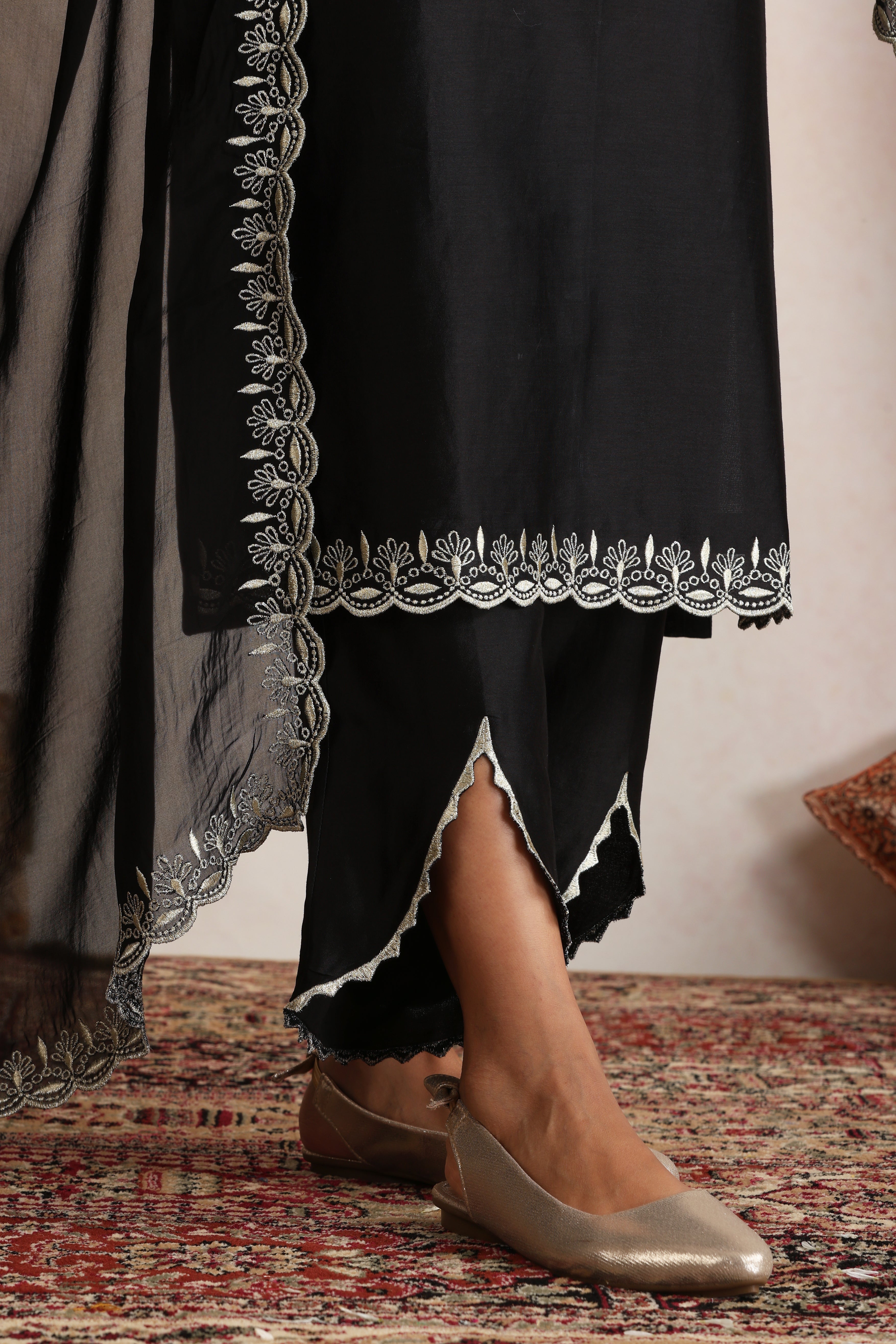 Aradhika Black Embroidered Kurta Set with Dupatta