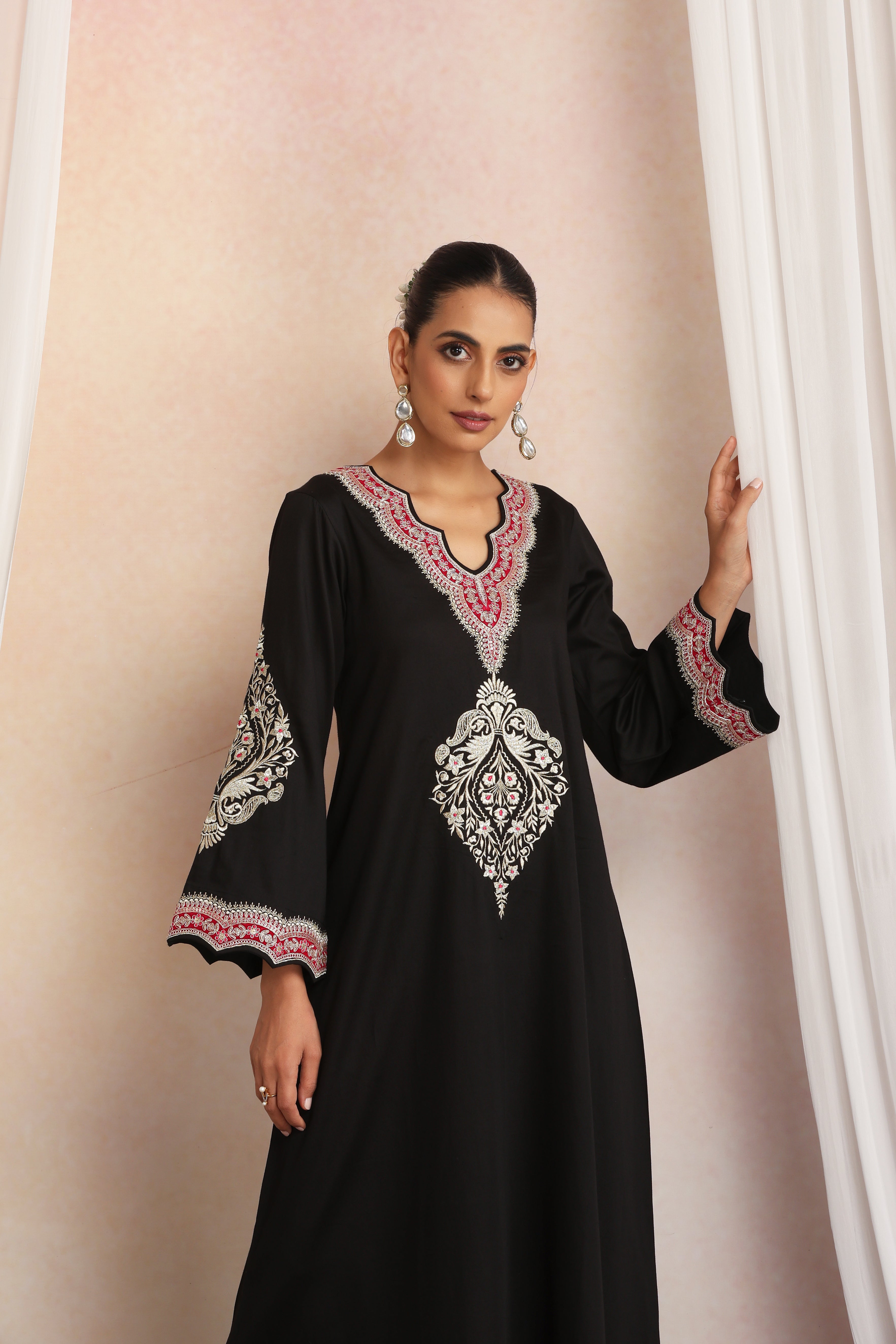 Aaghaaz Black Embroidered Kaftan