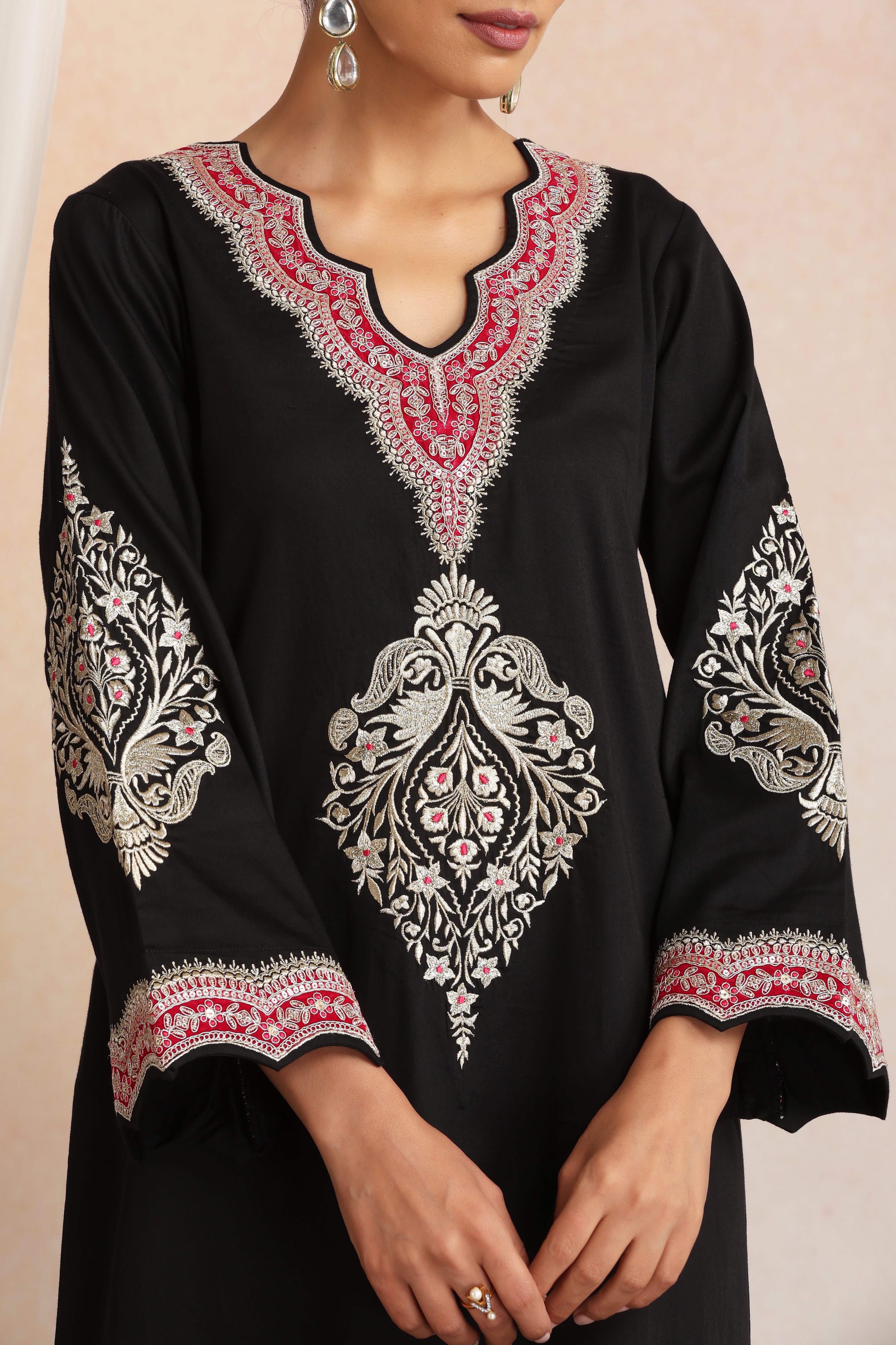 Aaghaaz Black Embroidered Kaftan