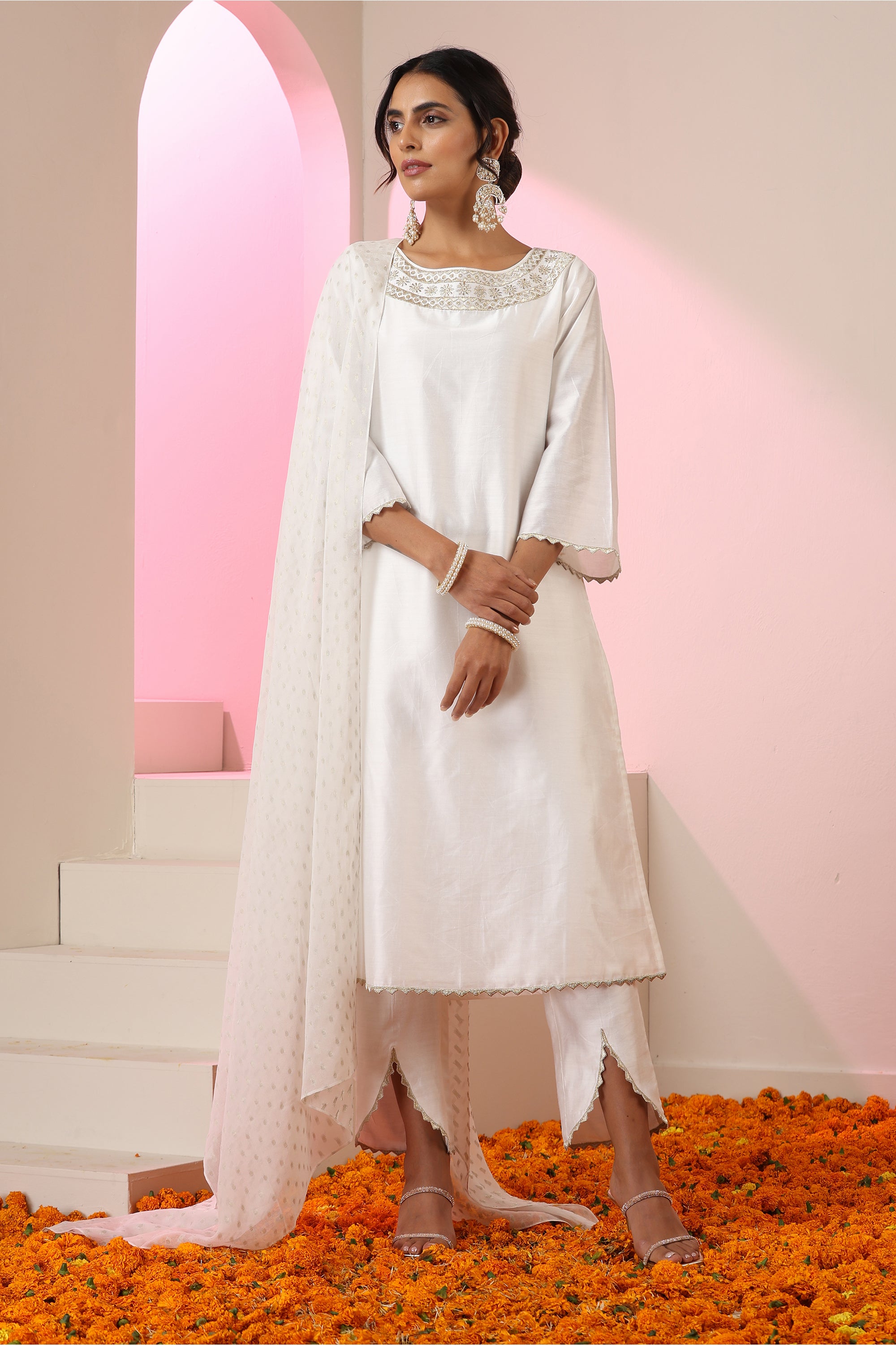 Yasmin White Embroidered Kurta Set with Dupatta