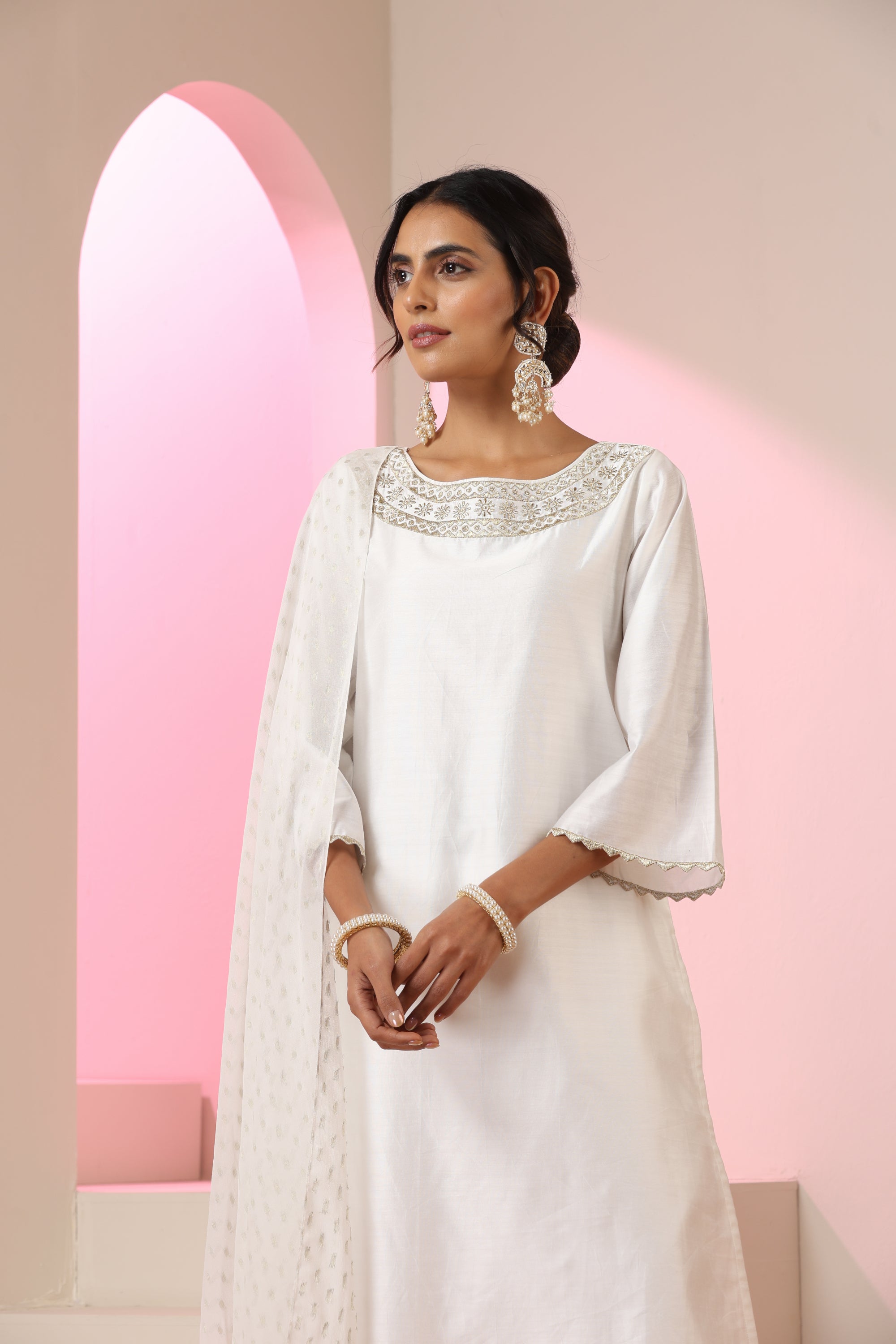 Yasmin White Embroidered Kurta Set with Dupatta