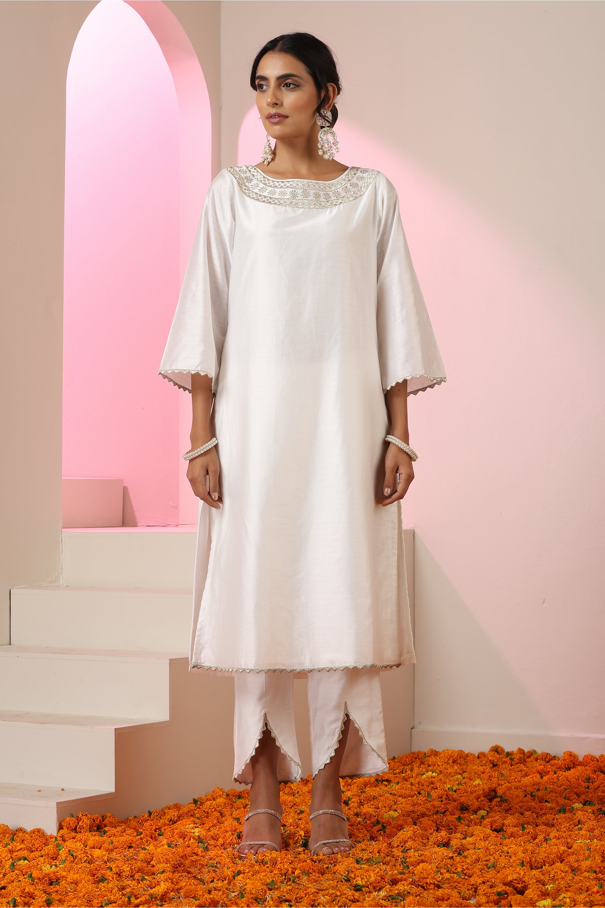 Yasmin White Embroidered Kurta Set with Dupatta