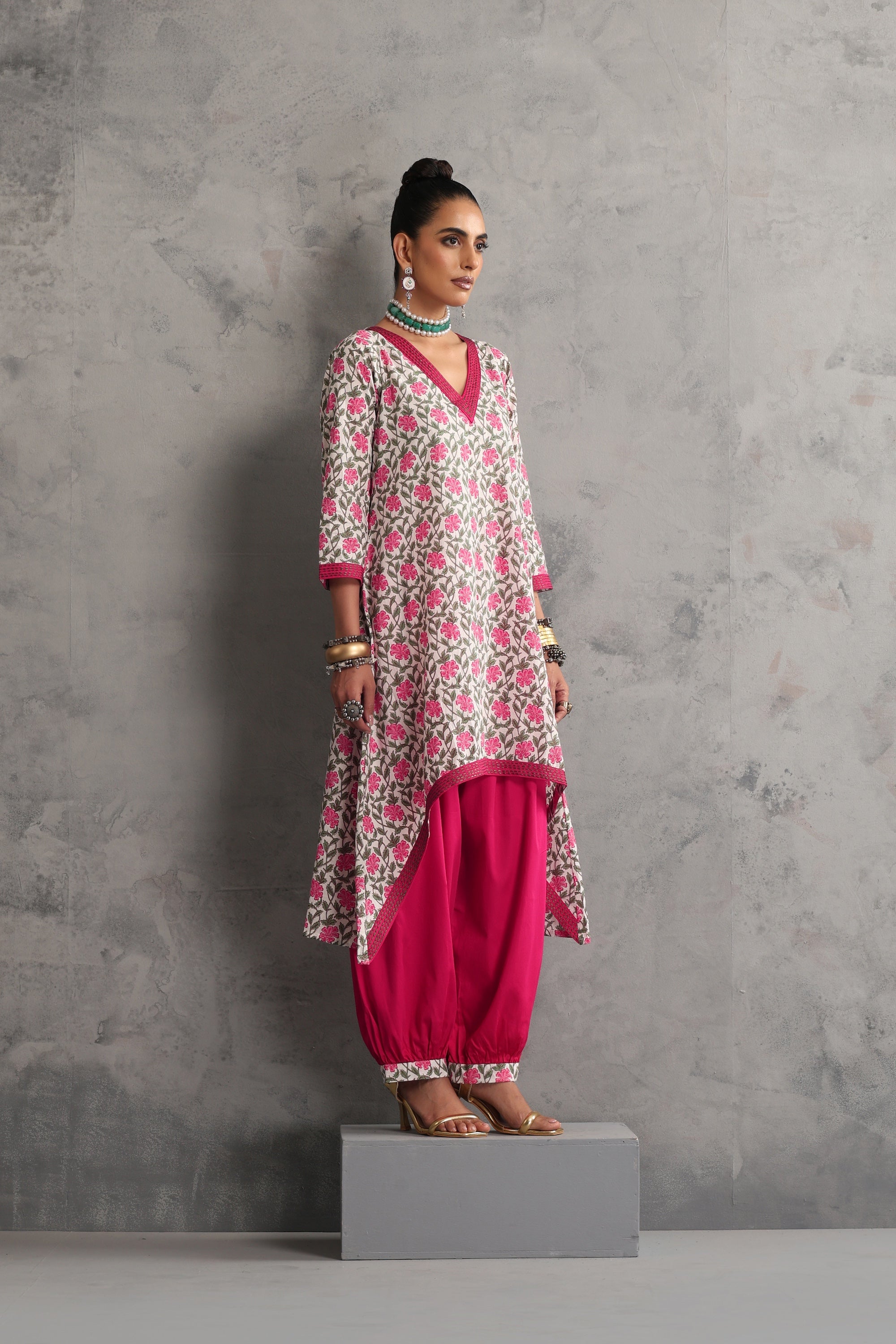 Aiza Red Floral Kurta Set
