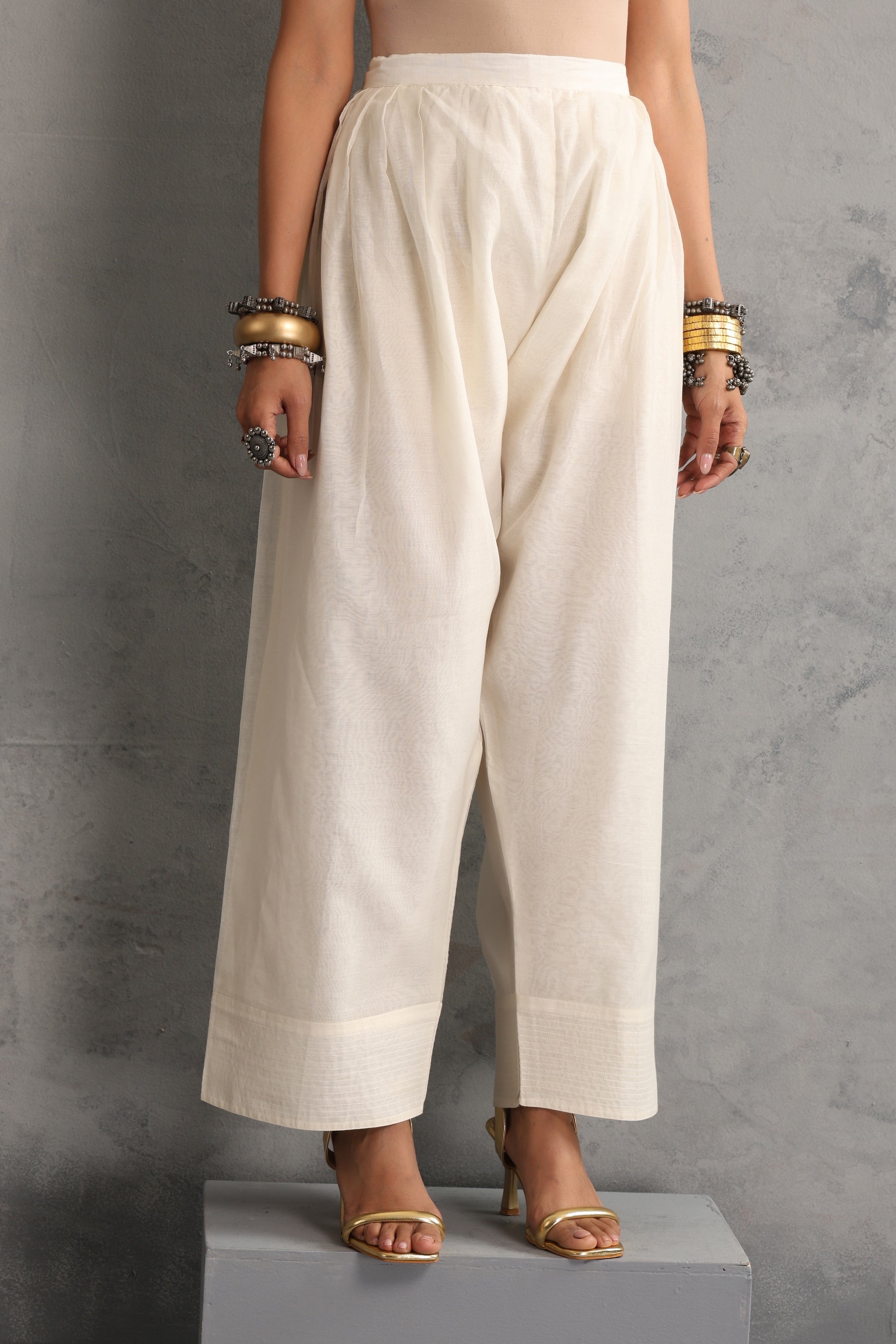 Ayra Off White Embroidered Kurta Set with Dupatta