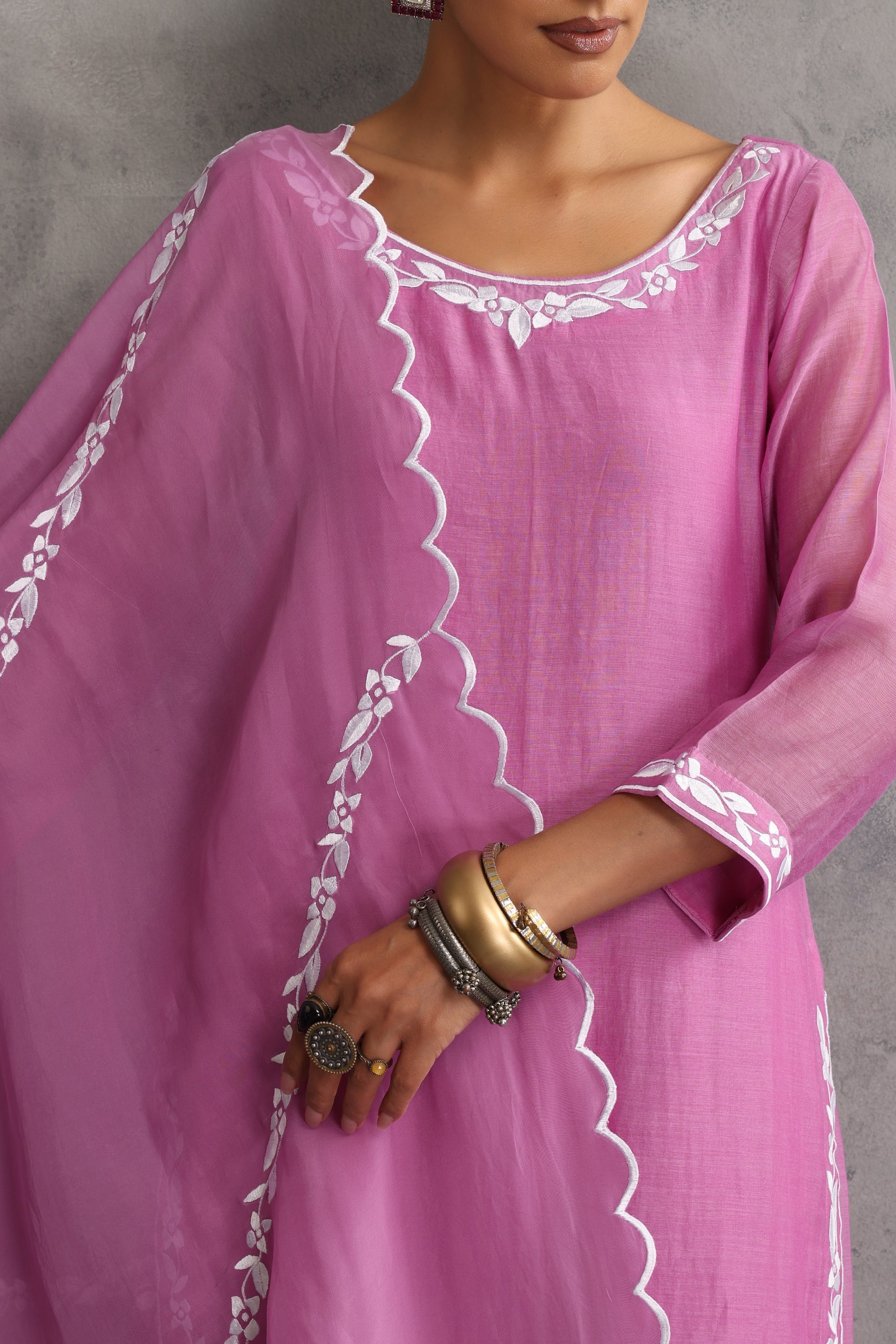 Pihu Falsa Embroidered Kurta Set with Dupatta