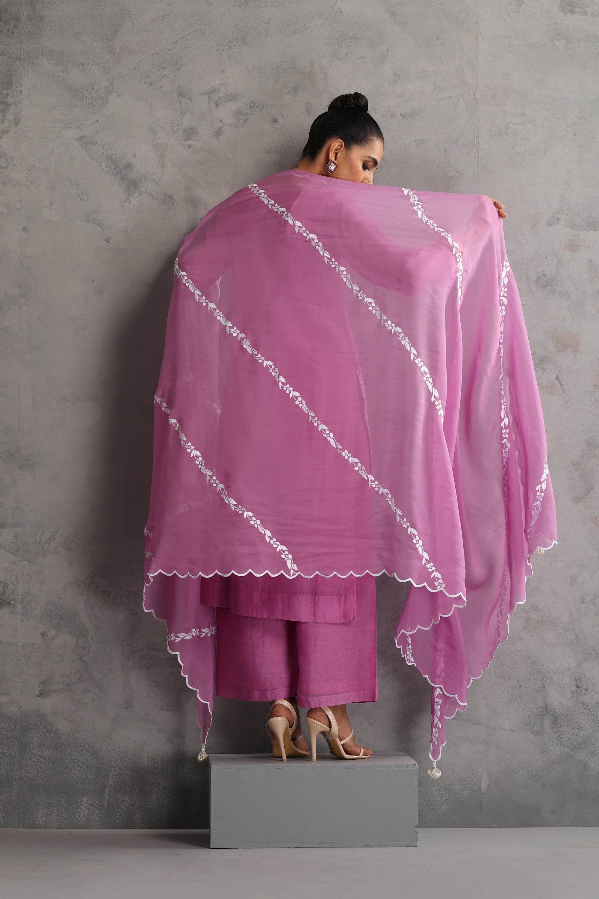 Pihu Falsa Embroidered Kurta Set with Dupatta