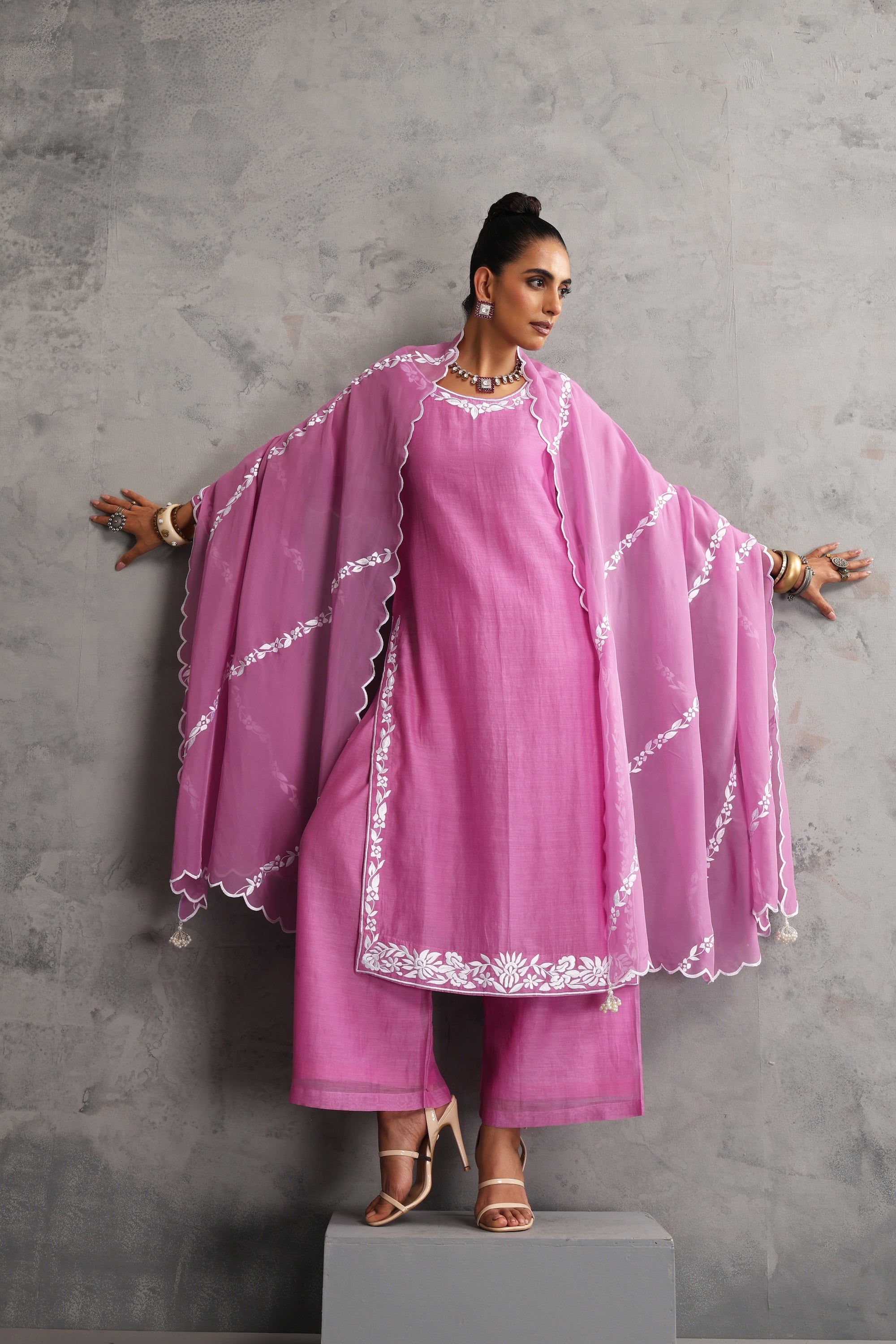Pihu Falsa Embroidered Kurta Set with Dupatta