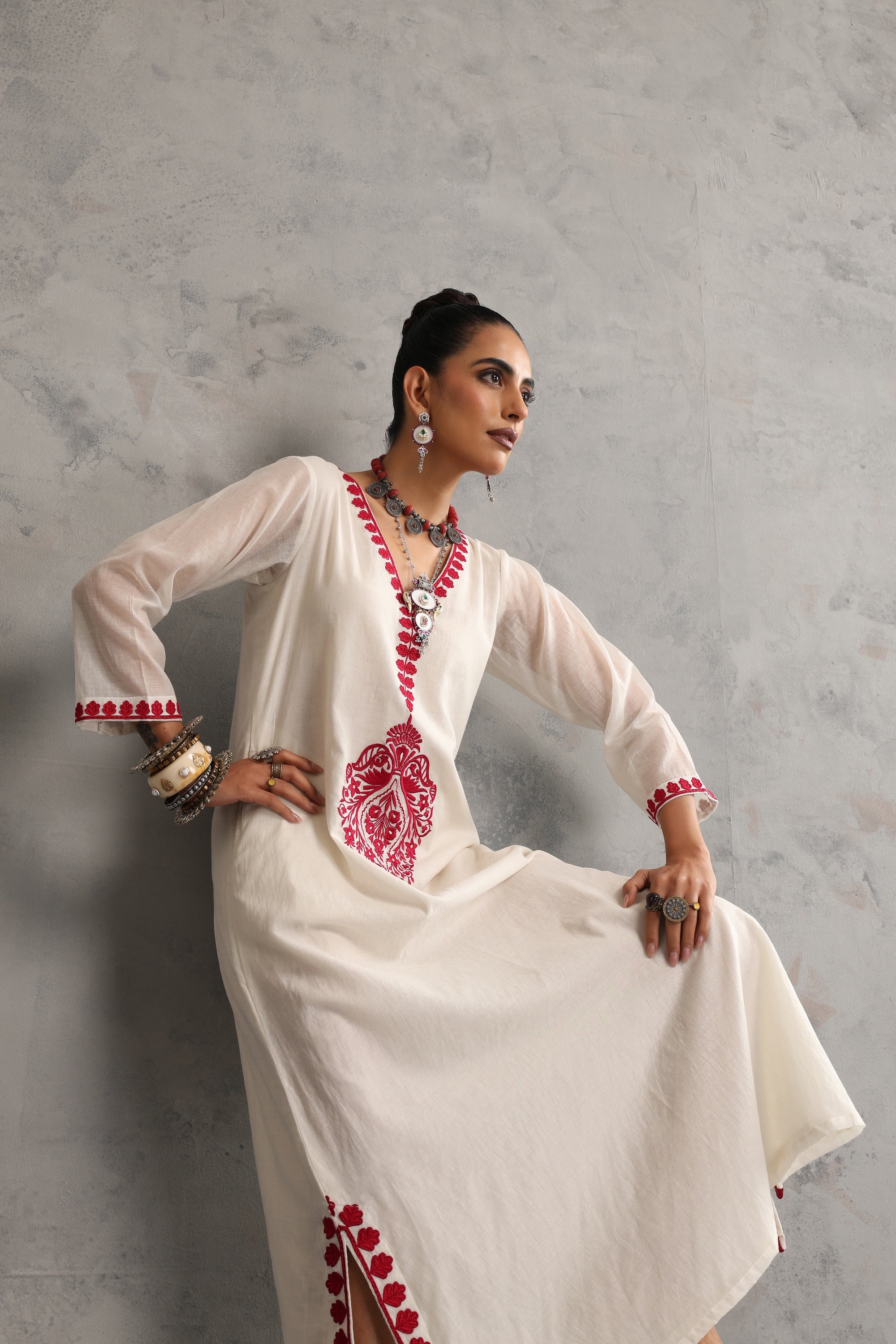 Avayana Off White Embroidered Kaftan